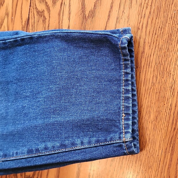 Time and Tru High Rise Jeans with distressing - Picture 6 of 6